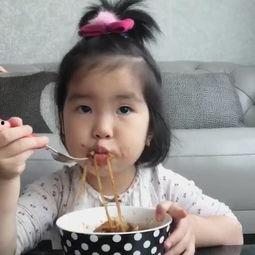 娱乐吃瓜酱出门在外,揭秘明星出行背后的趣味故事